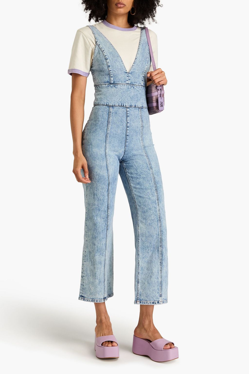 ALICE + OLIVIA JEANS جمبسوت "ساندرا" قصير من الدنيم الباهت