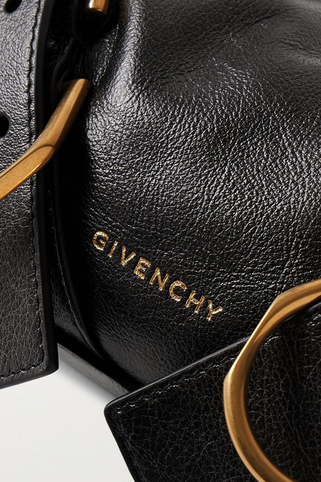GIVENCHY حقيبة كتف Voyou صغيرة من جلد بملمس نافر