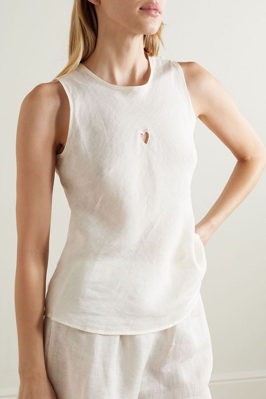 BASERANGE Cutout linen tank