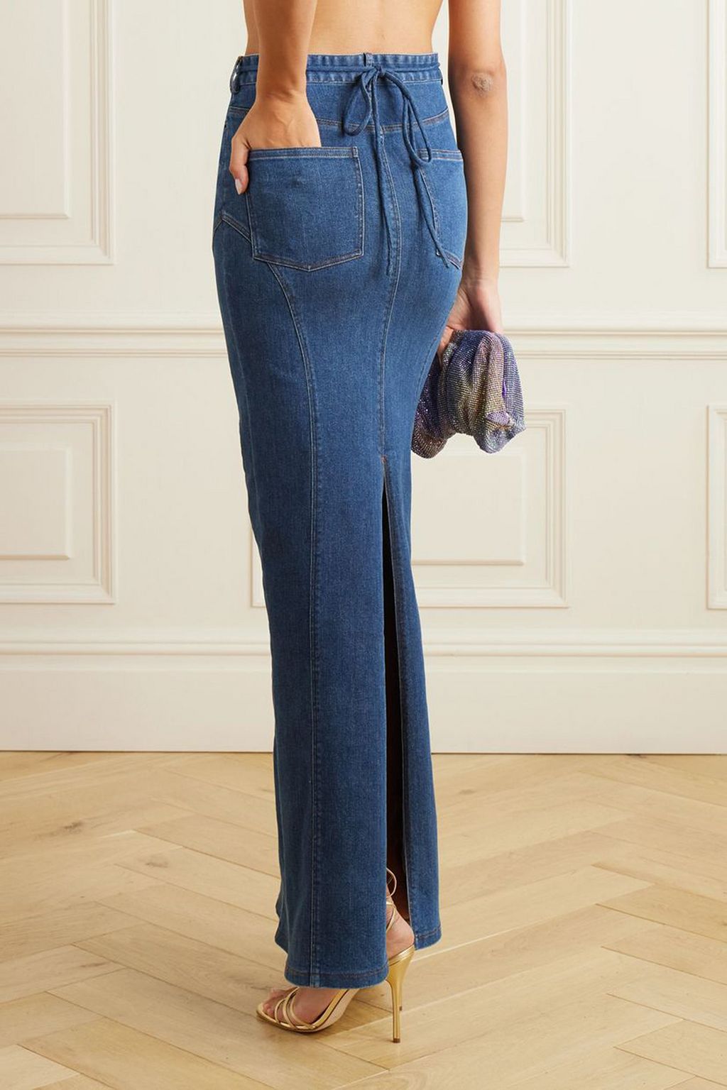 ROTATE BIRGER CHRISTENSEN تنورة Jacquelini طويلة من الدنيم المطاط بقطع محاكة بجانب بعضها البعض وتصميم مزركش