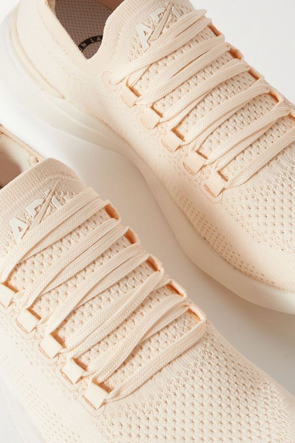 APL ATHLETIC PROPULSION LABS حذاء سنيكرز "تيكلوم بريز" من الشبك