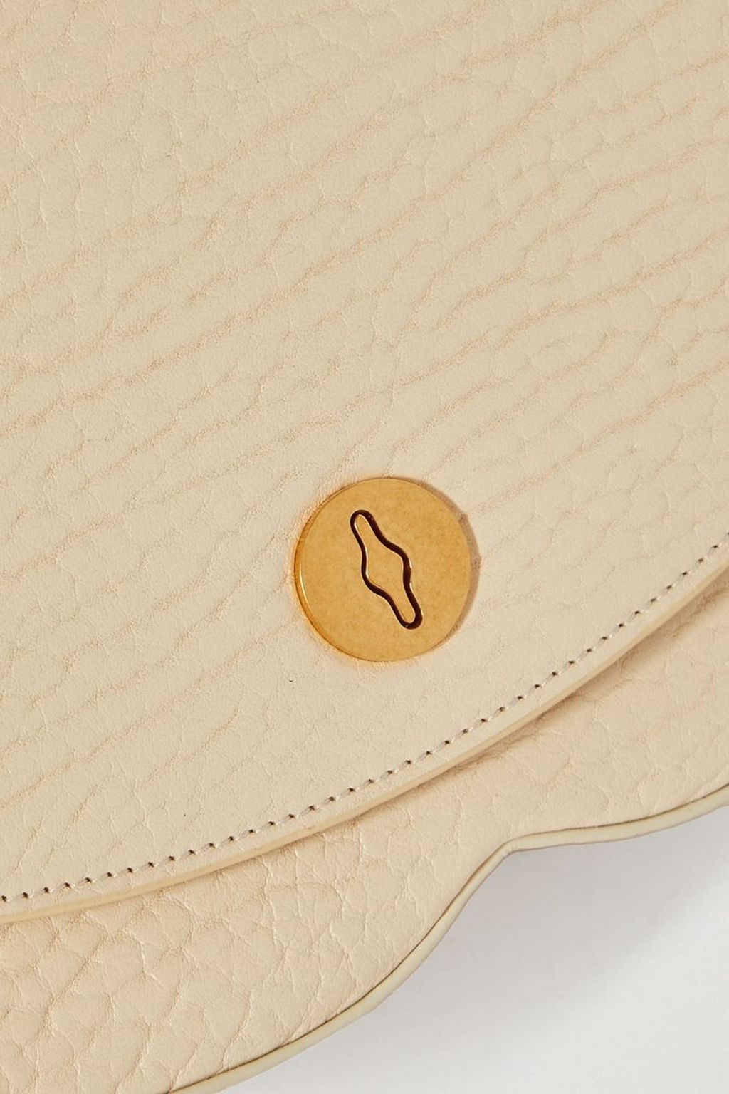 BURBERRY حقيبة كتف من الجلد النافر