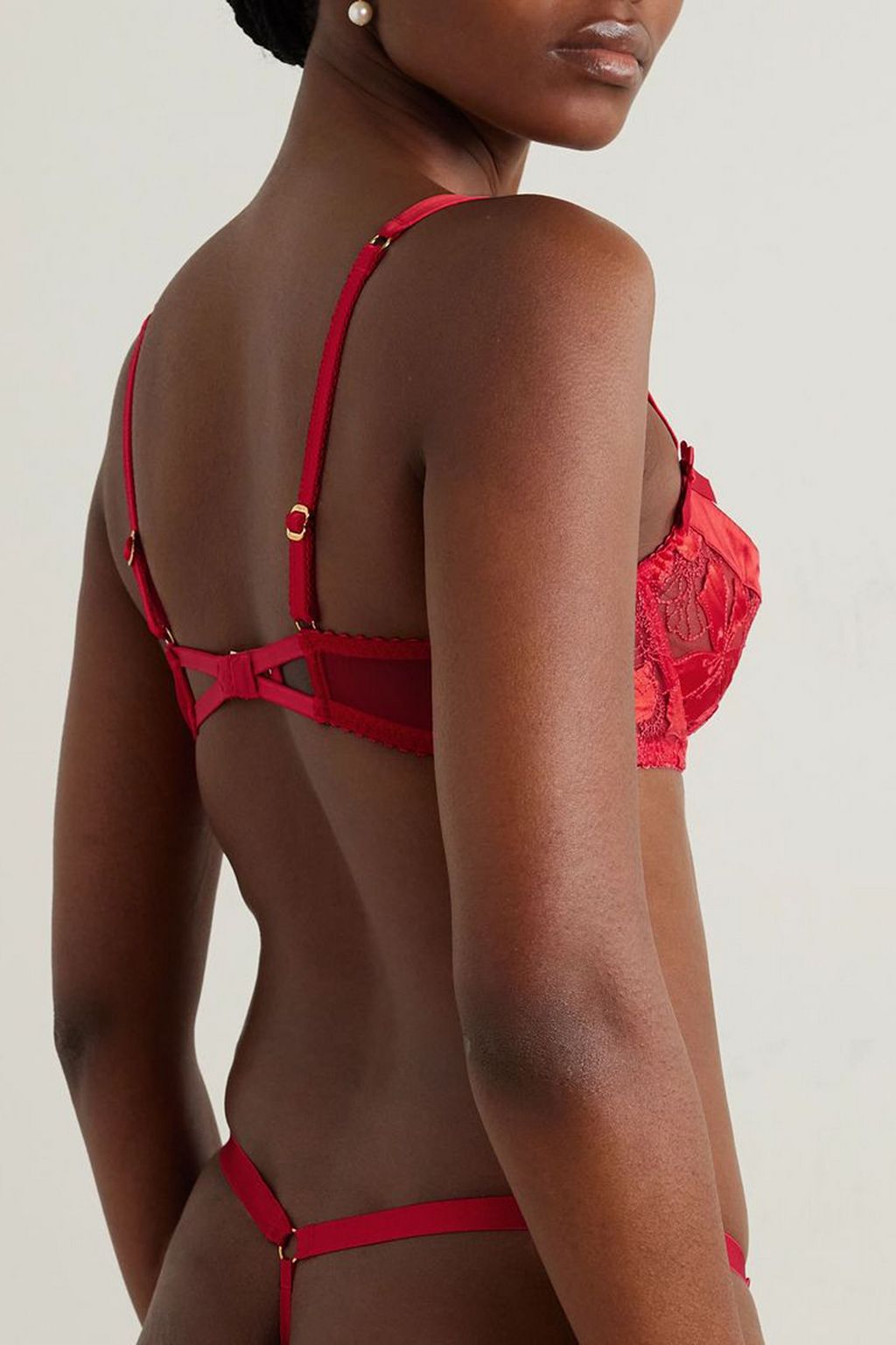 AGENT PROVOCATEUR حمالة صدر بتصميم بالكونيت "إيتا" غير مبطّنة مُدعّمة بأسلاك سفلية من الساتان والتول مطرّزة