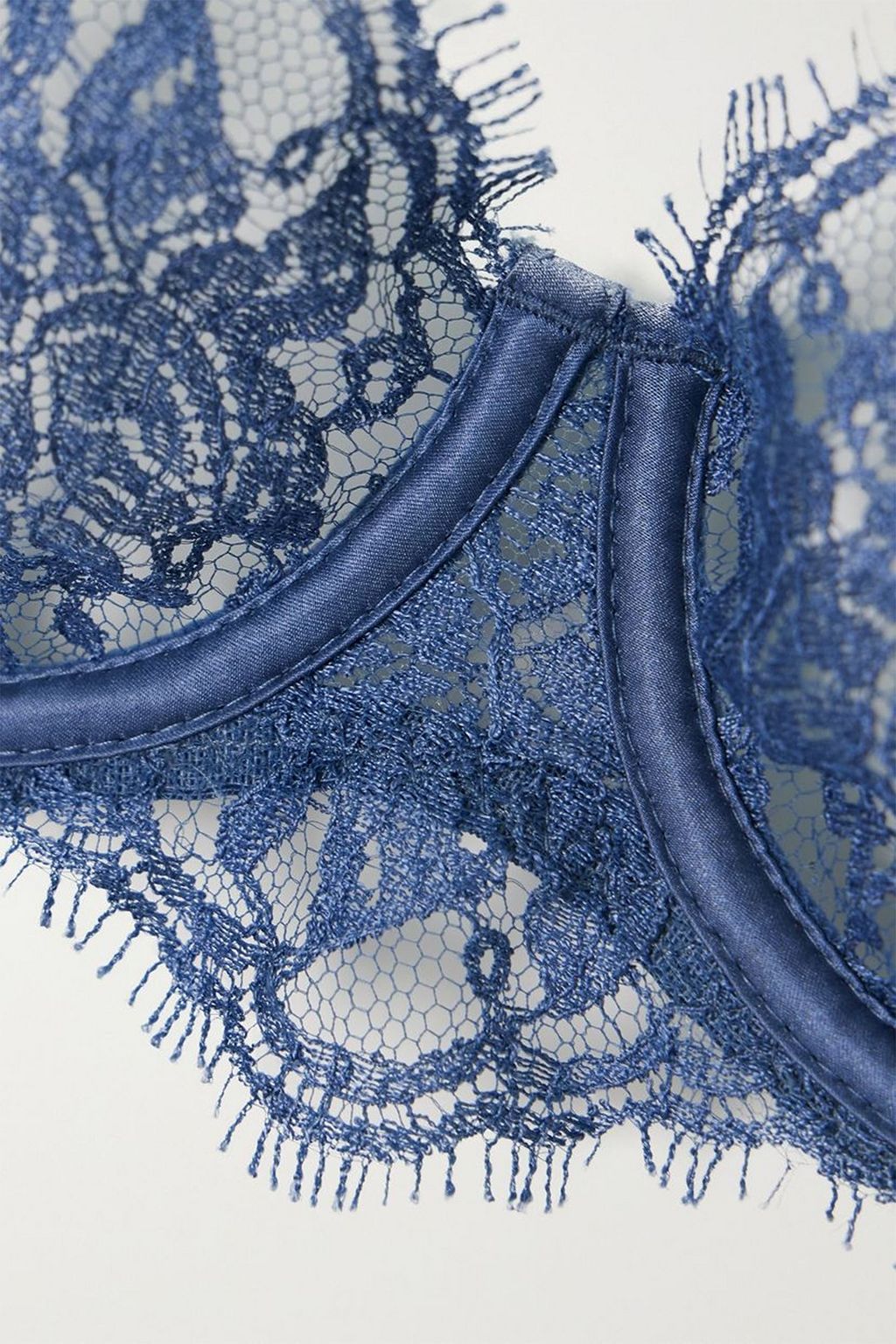 COCO DE MER Hera satin-trimmed Leavers lace underwired balconette bra