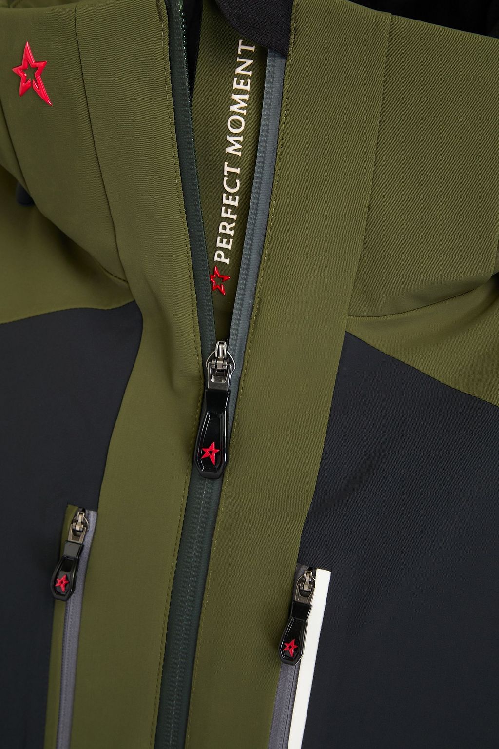 PERFECT MOMENT Color-block shell jacket