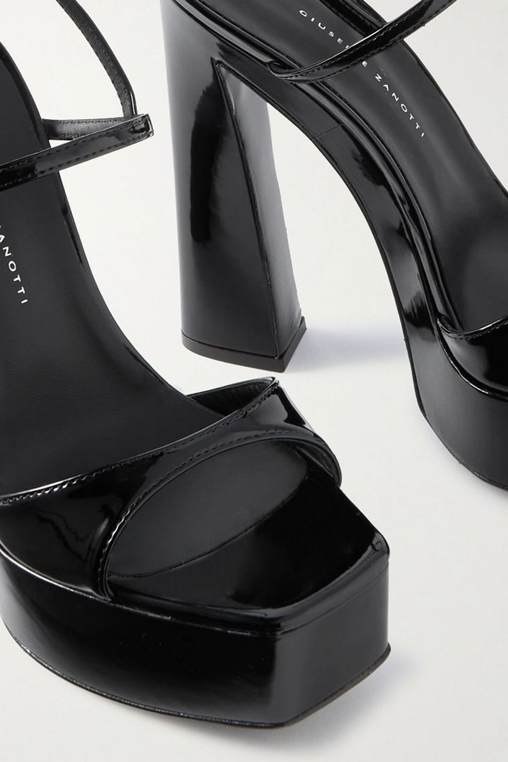 GIUSEPPE ZANOTTI 