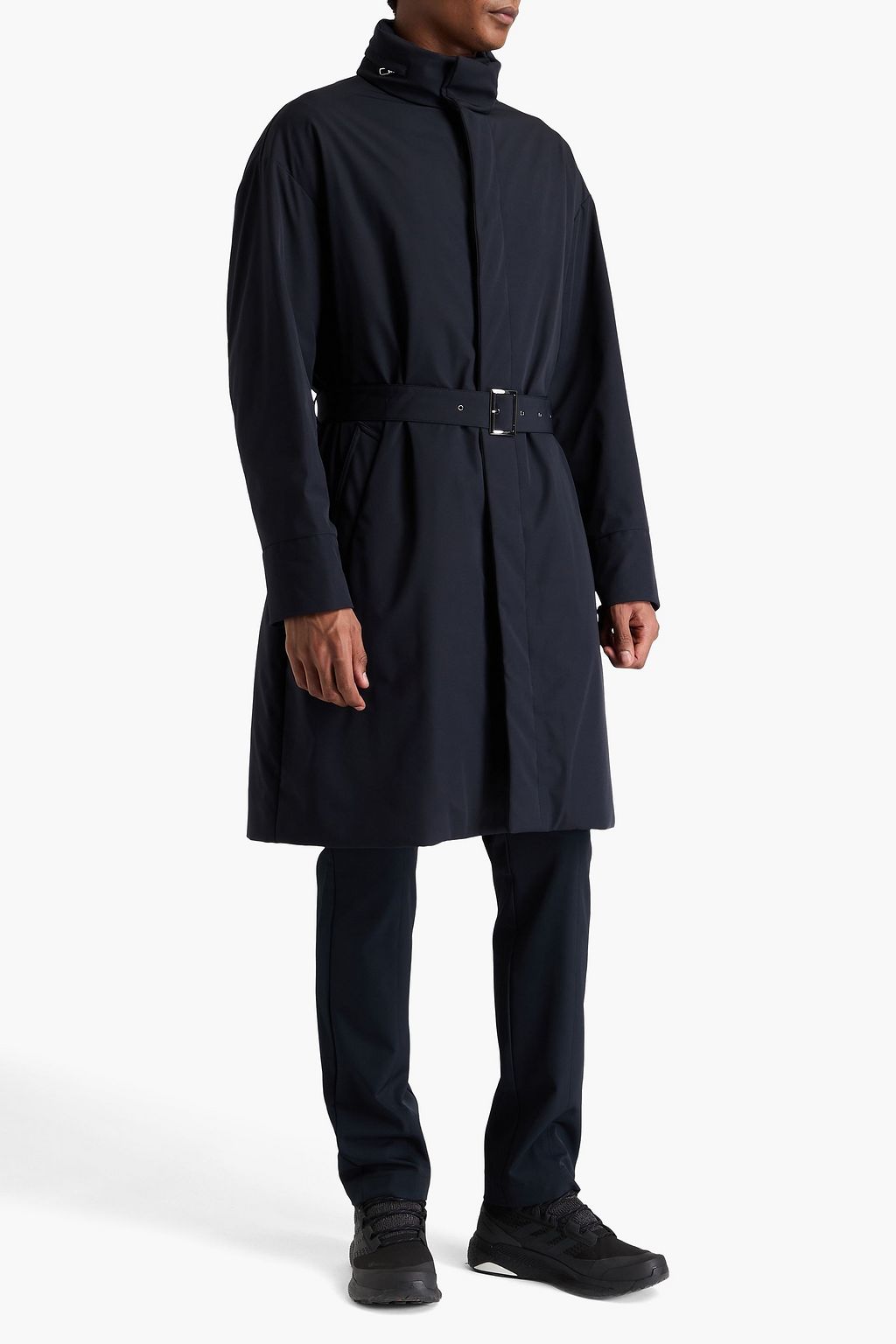 GIORGIO ARMANI معطف من قماش عازل مرن بتصميم بحزام