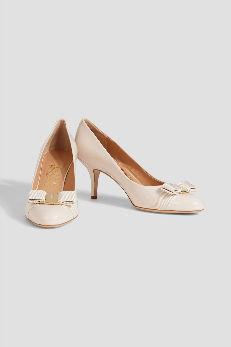 Ferragamo Carla 70 Bow-detailed Patent-leather Pumps In Ecru