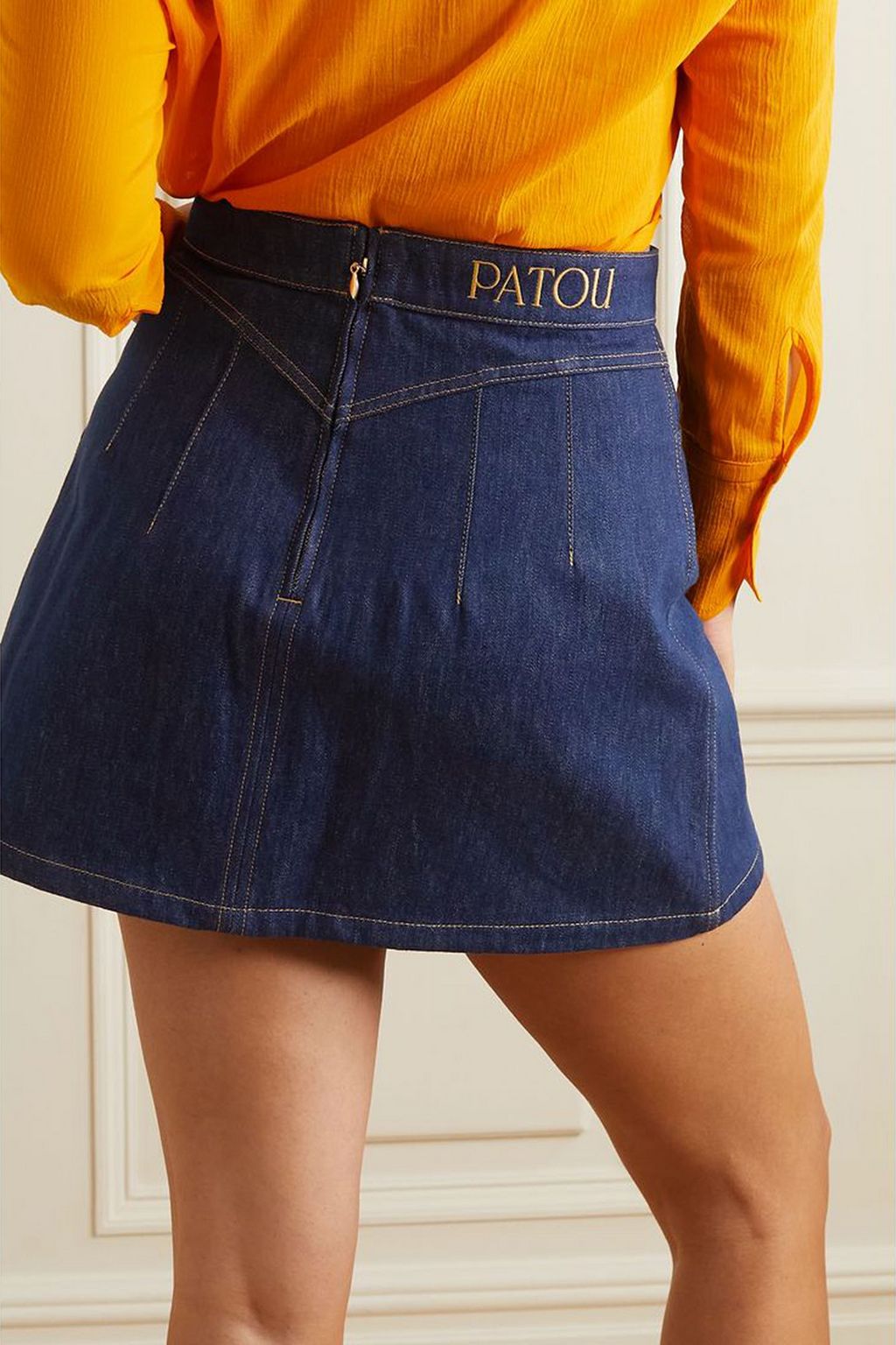 PATOU 장식 탑스티치 데님 미니 스커트
