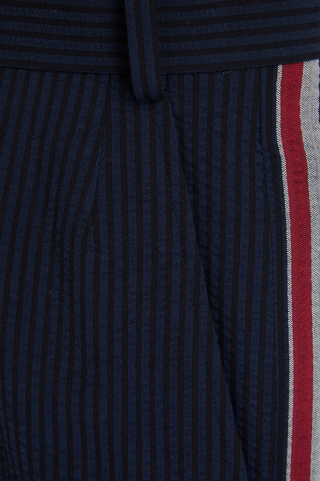 THOM BROWNE بنطال مصنوع من نسيج سيرساكر والصوف بتصميم مخطط