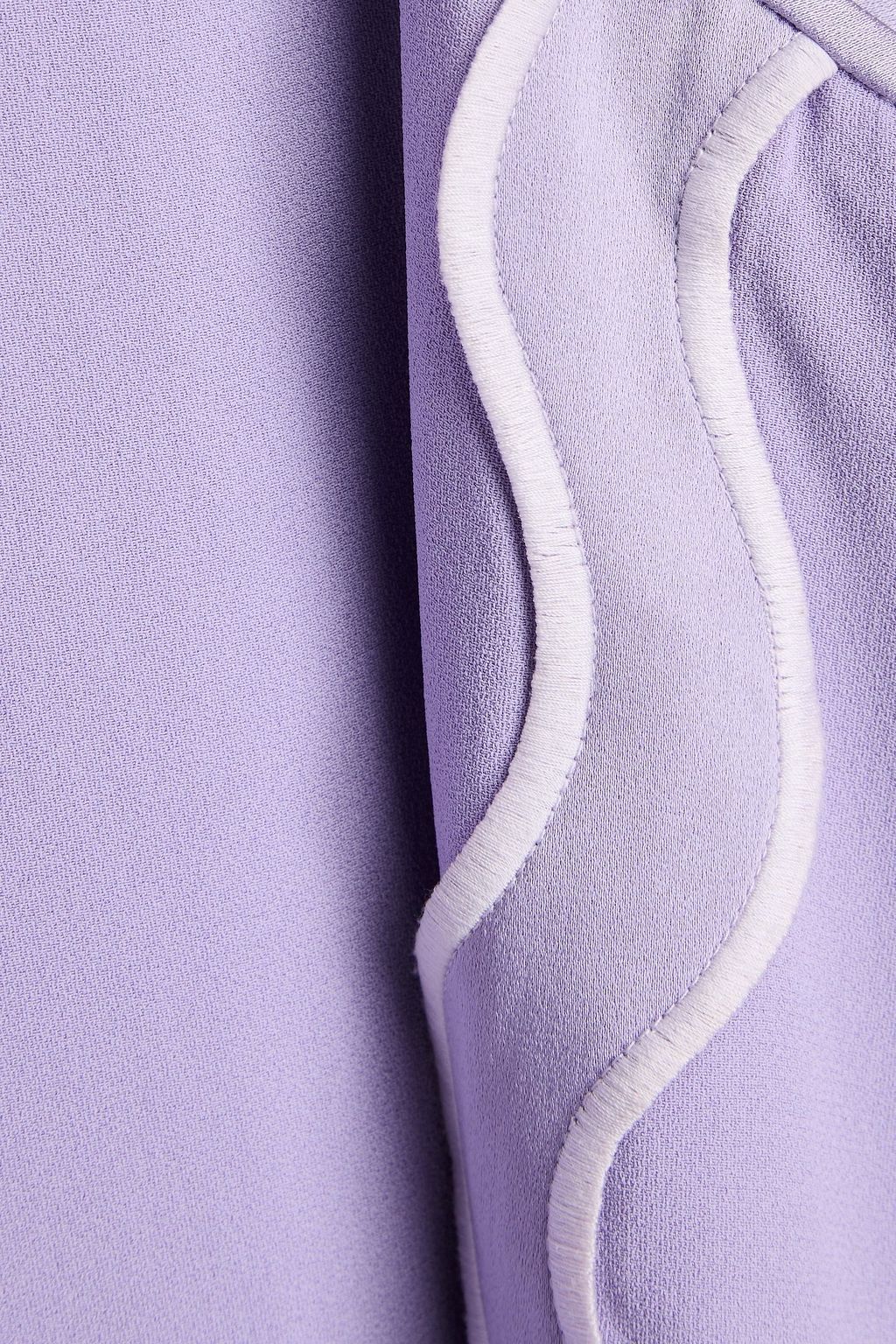 EMPORIO ARMANI توب من قماش الكريب بتصميم مطرّز