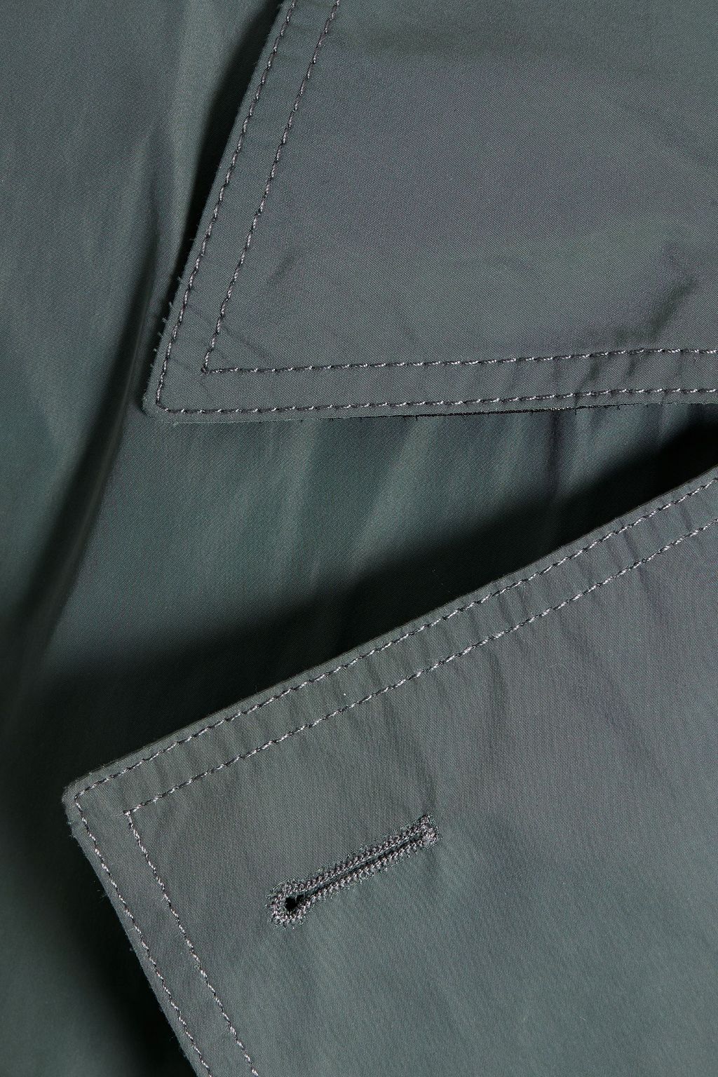 ACNE STUDIOS معطف واقٍ من المطر من قماش عازل وبصفين من الأزرار