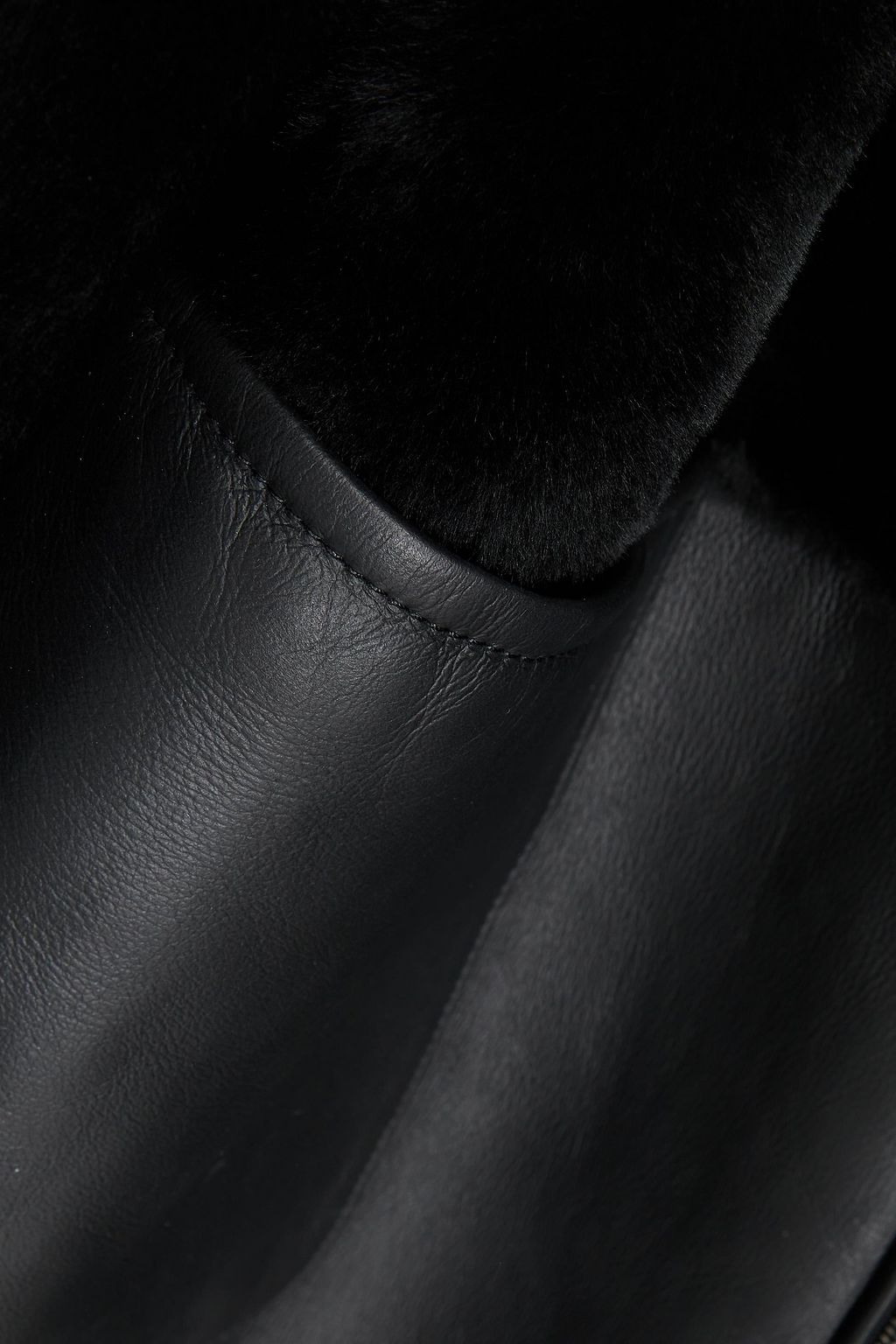EMPORIO ARMANI جاكيت من صوف ناعم يمكن ارتداؤه على الوجهين