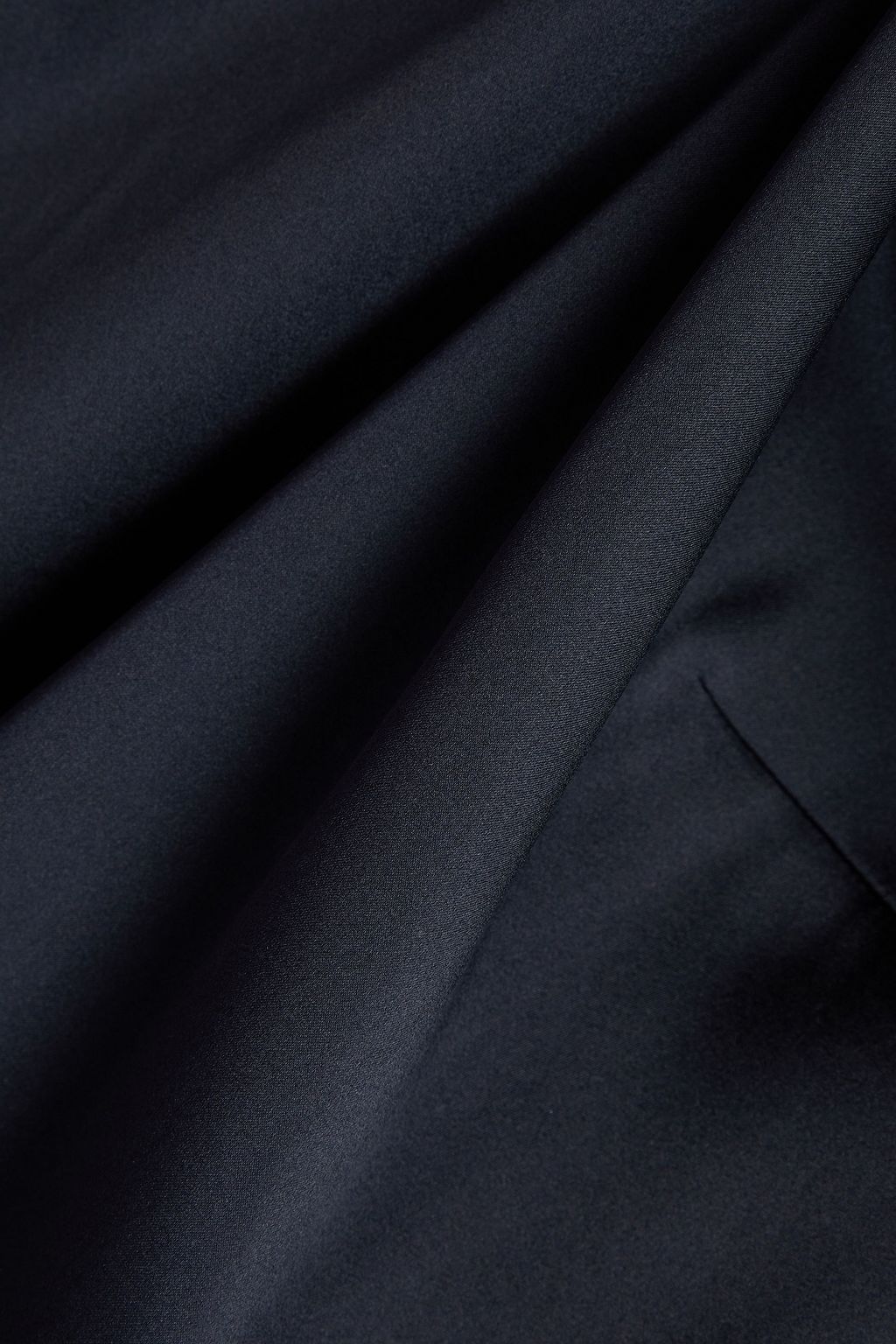 EMPORIO ARMANI بلوزة من الساتان المصنوع من مزيج الحرير