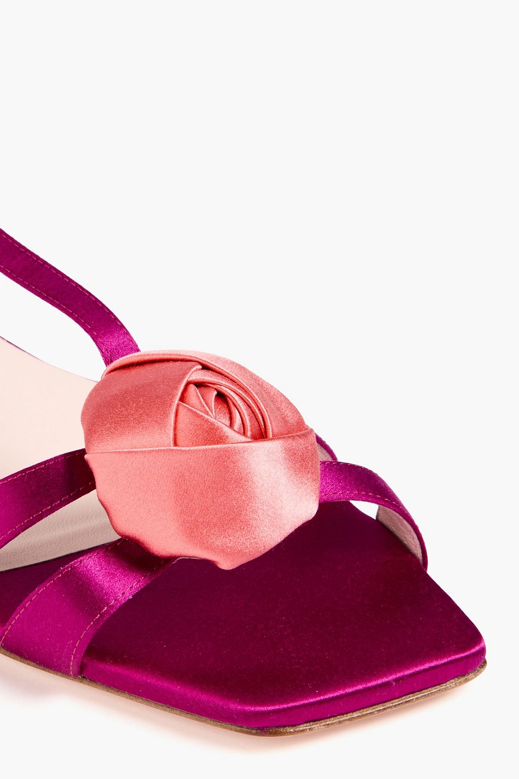 ROGER VIVIER صندل من الساتان مُزيّن بزخارف الأزهار