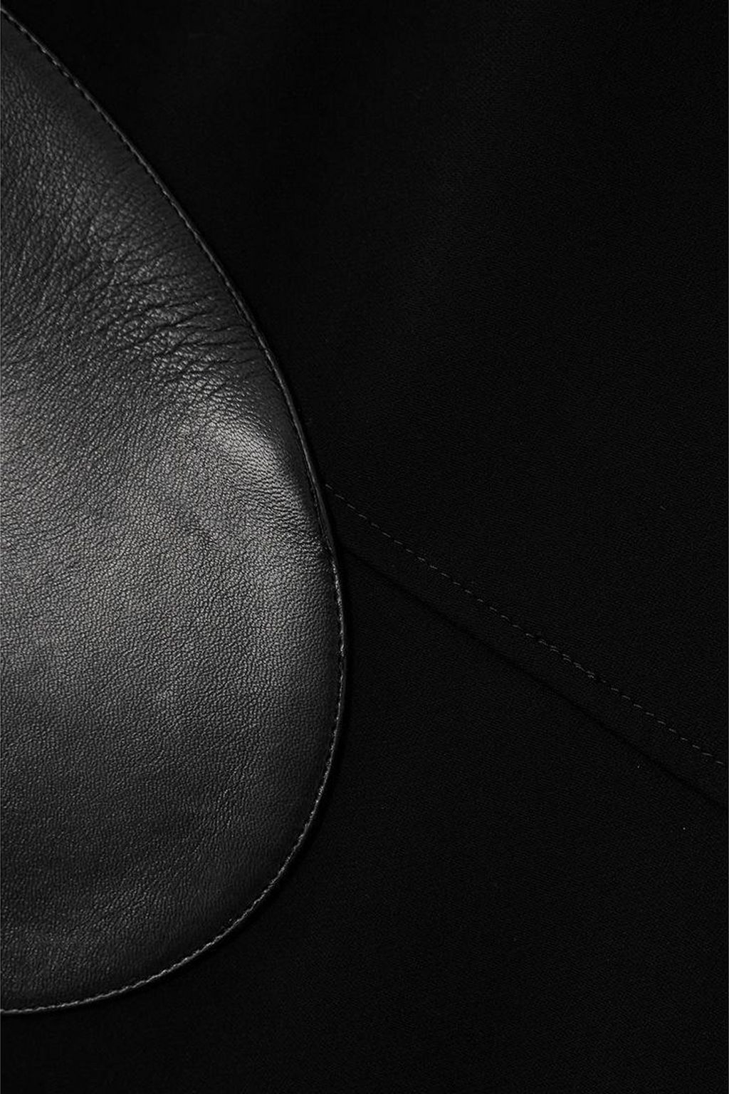 TOM FORD 컷아웃 가죽 트리밍 크레이프 가운