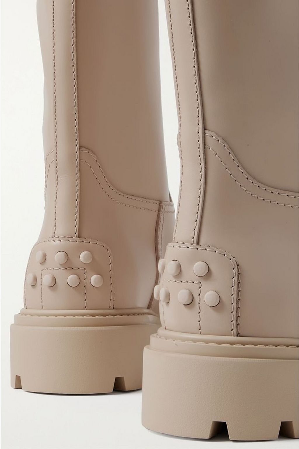 TOD'S بوت من الجلد بإبزيم