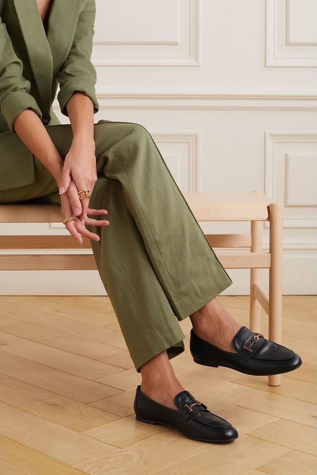 TOD'S حذاء لوفر من الجلد النافر مزين بشعار العلامة