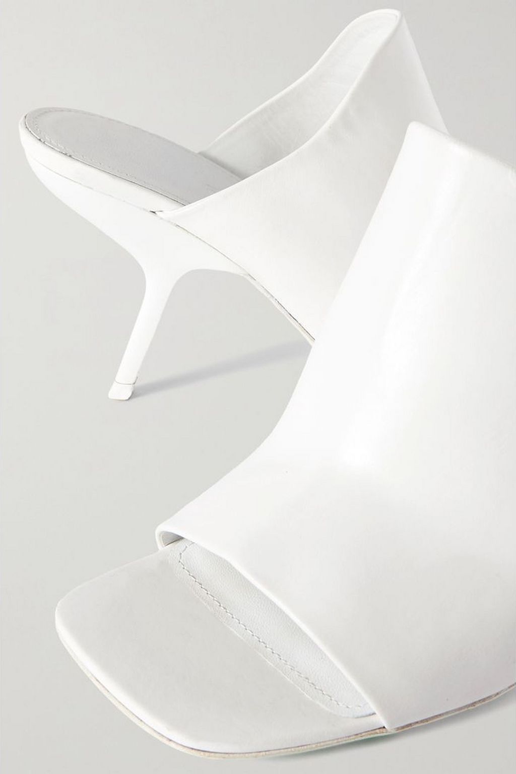 FERRAGAMO 가죽 뮬
