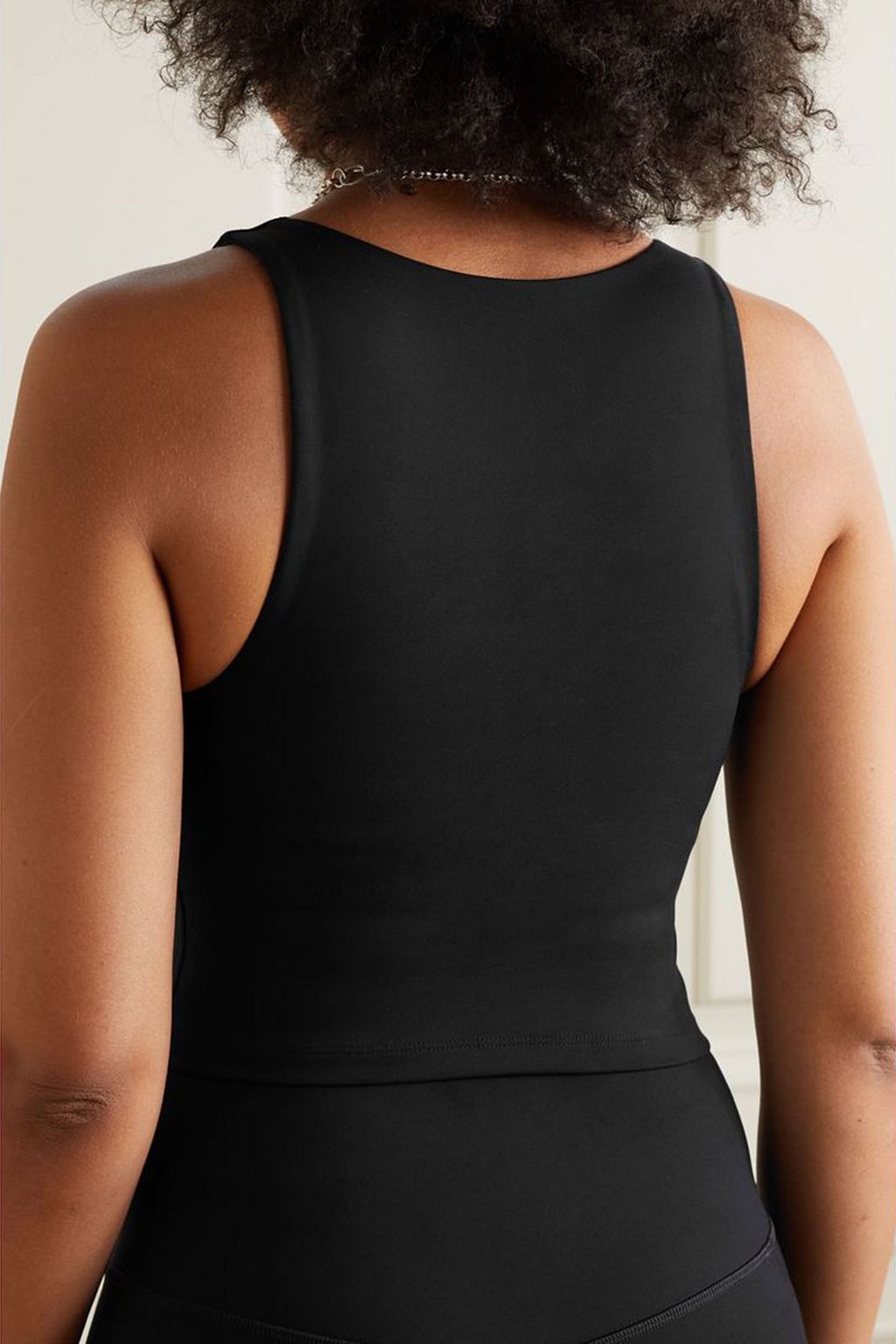 GIRLFRIEND COLLECTIVE بلوزة بدون أكمام Scoop Luxe من قماش مطاط معاد تدويره