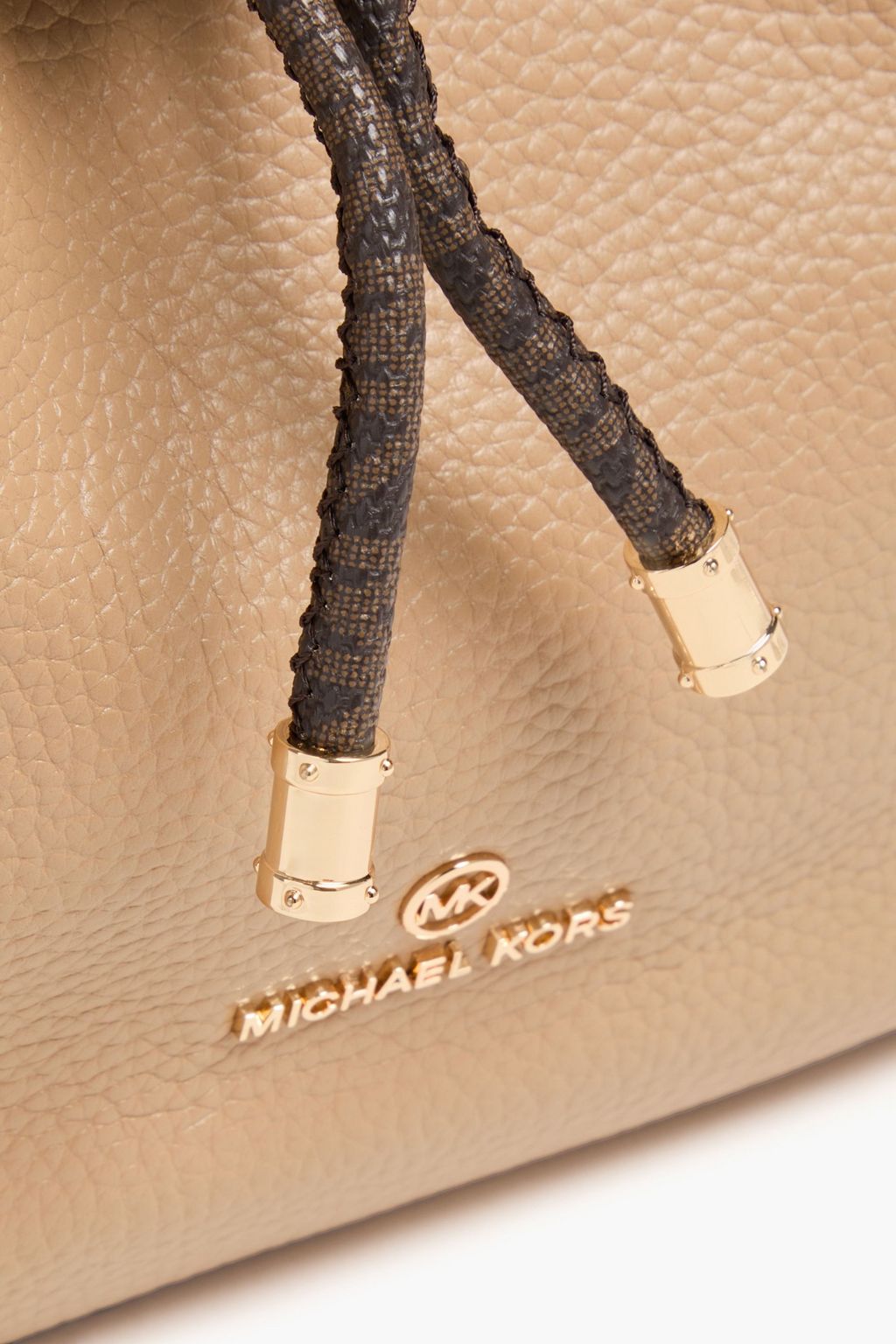 MICHAEL MICHAEL KORS حقيبة باكيت من الجلد المُحبّب مزينة بطبعة شعار العلامة