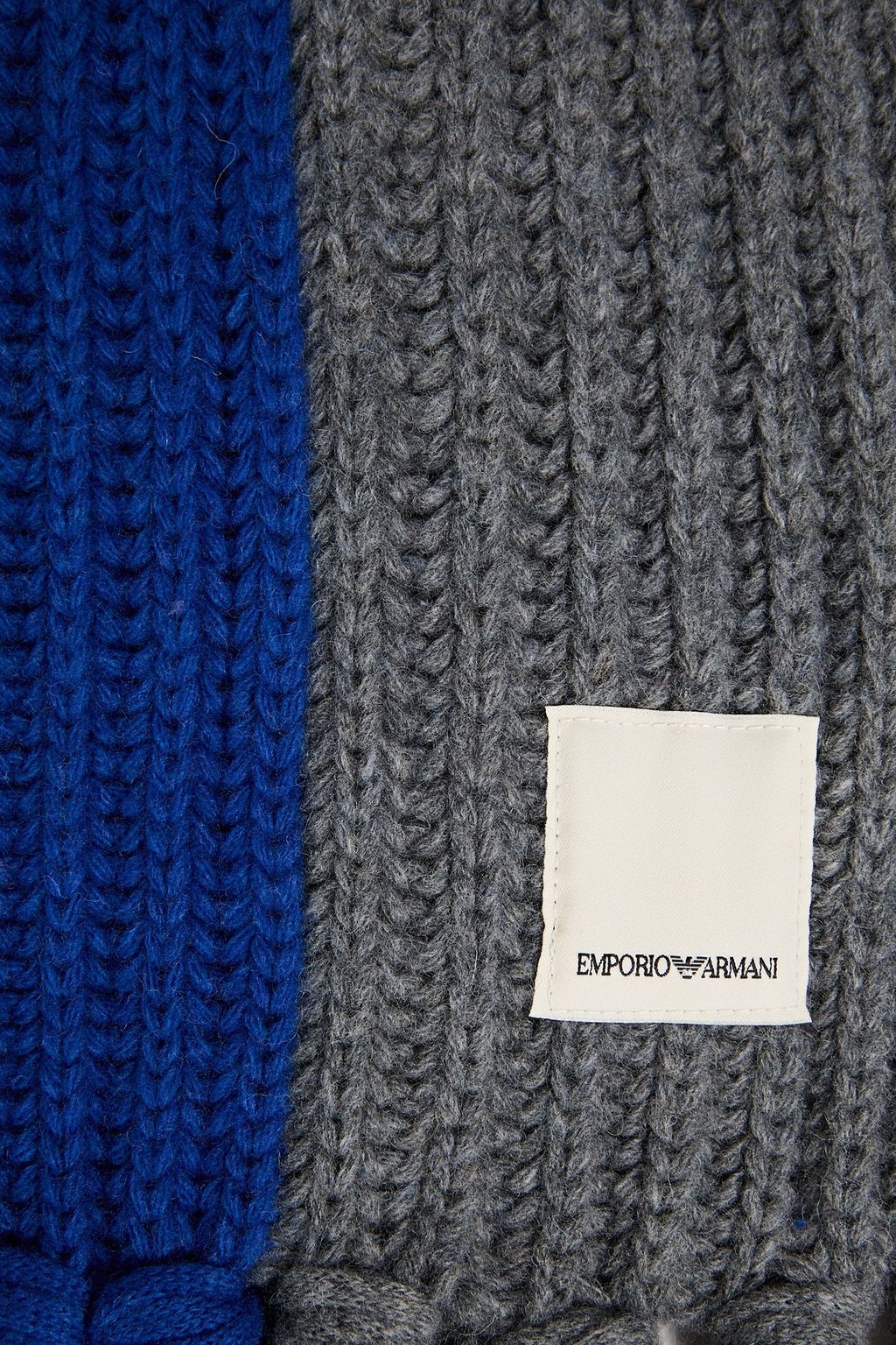 EMPORIO ARMANI وشاح من مزيج الصوف مزيّن بشرّابات