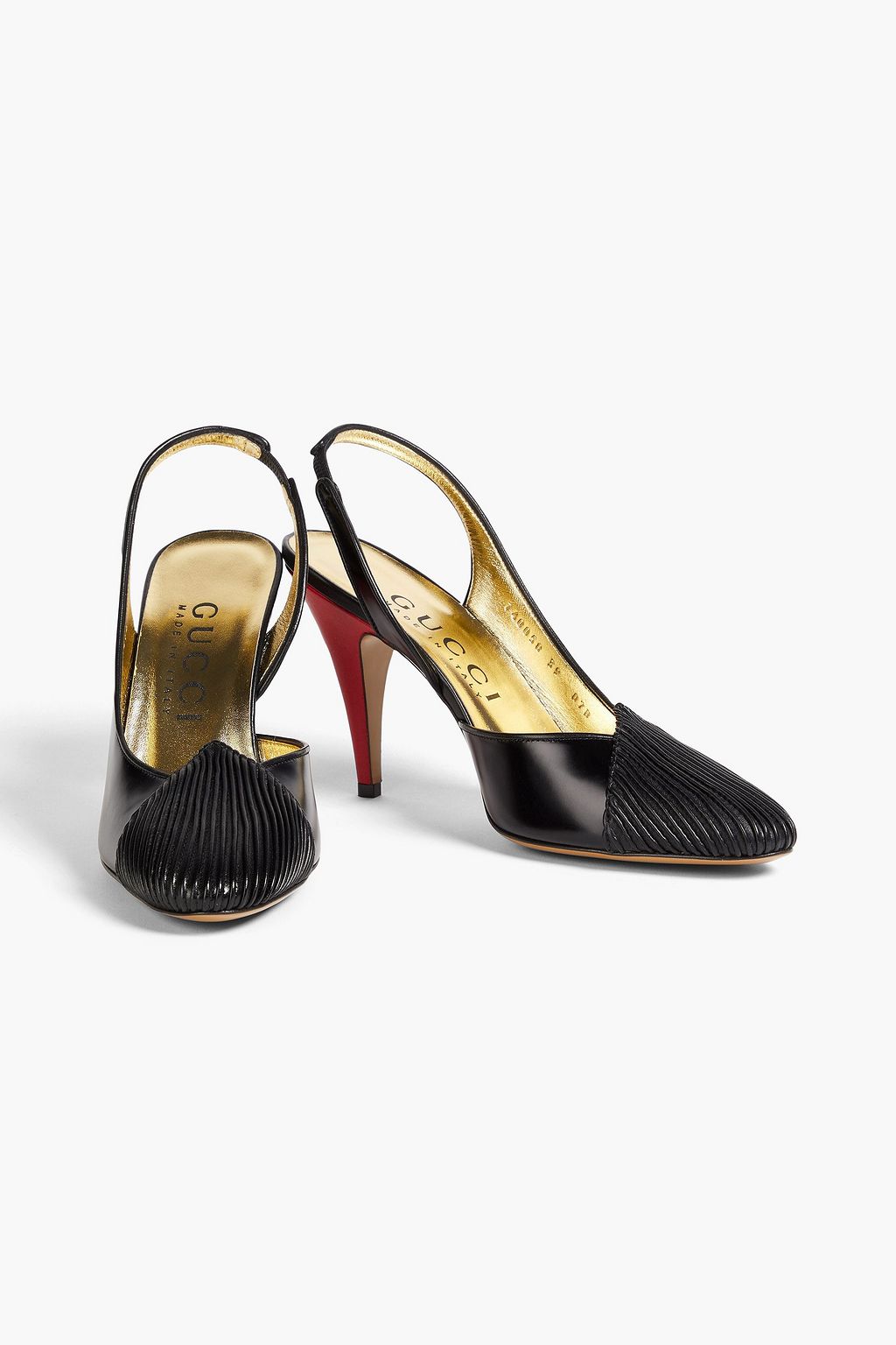 GUCCI حذاء بكعب عالٍ من الجلد بثنيات رفيعة مزوّدة بحزام خلفي