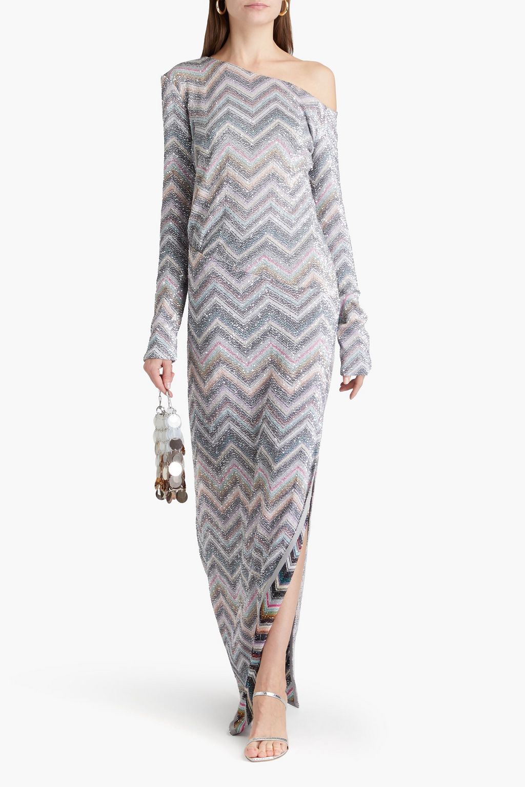 MISSONI فستان طويل من نسيج بحبكة كروشيه مكشوف الكتف بلون معدني