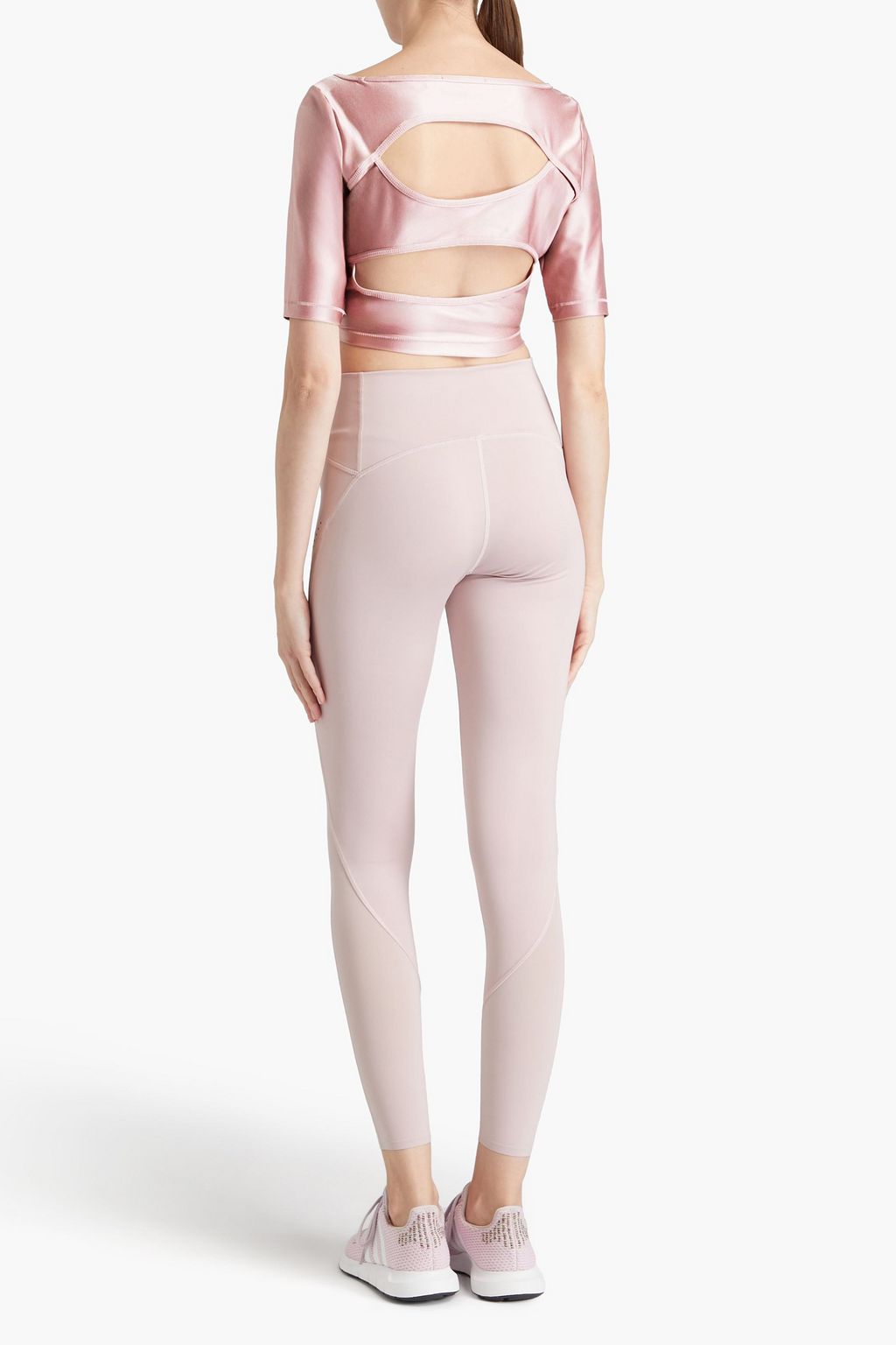 ADIDAS BY STELLA MCCARTNEY بلوزة قصيرة من نسيج مطاط مزينة بفتحات