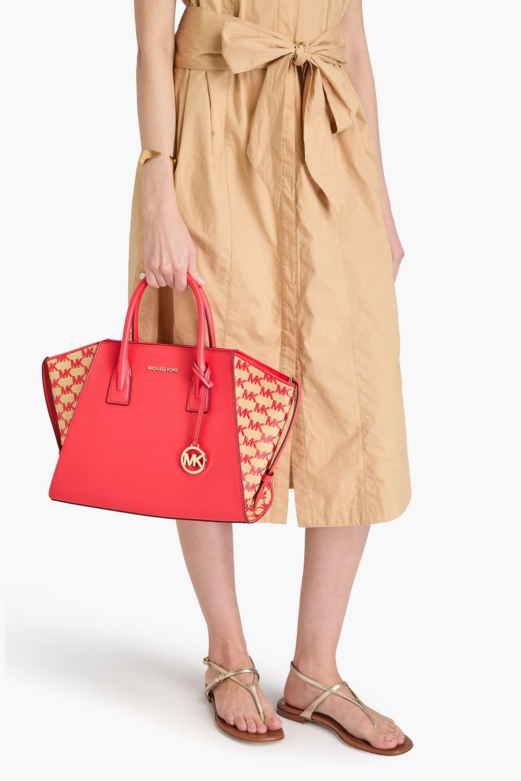 MICHAEL MICHAEL KORS حقيبة توت "أفريل" من الجلد المُحبّب ونسيج الرافيا الصناعي