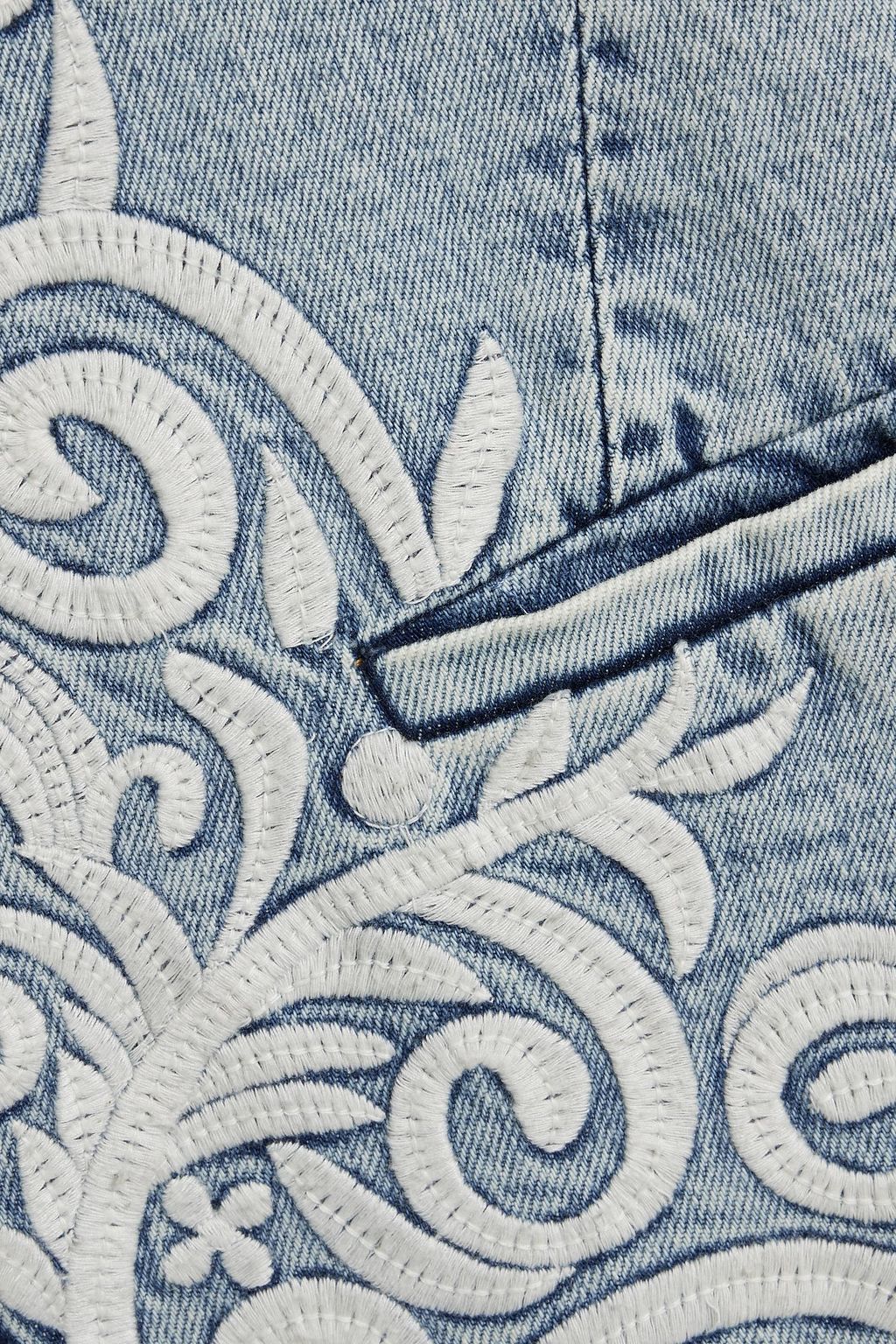 ALICE + OLIVIA JEANS بيلزر "ماسي" من الدنيم مطرز