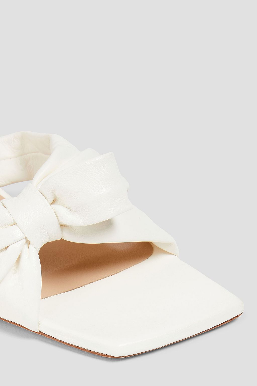 STUART WEITZMAN Sofia 45 レザー ミュール リボン付き