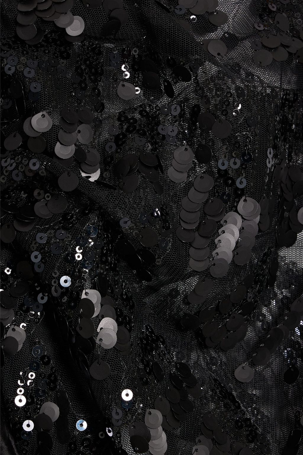 ROTATE BIRGER CHRISTENSEN فستان متوسط الطول بتصميم ملتف من التول مزين بأقراص برّاقة