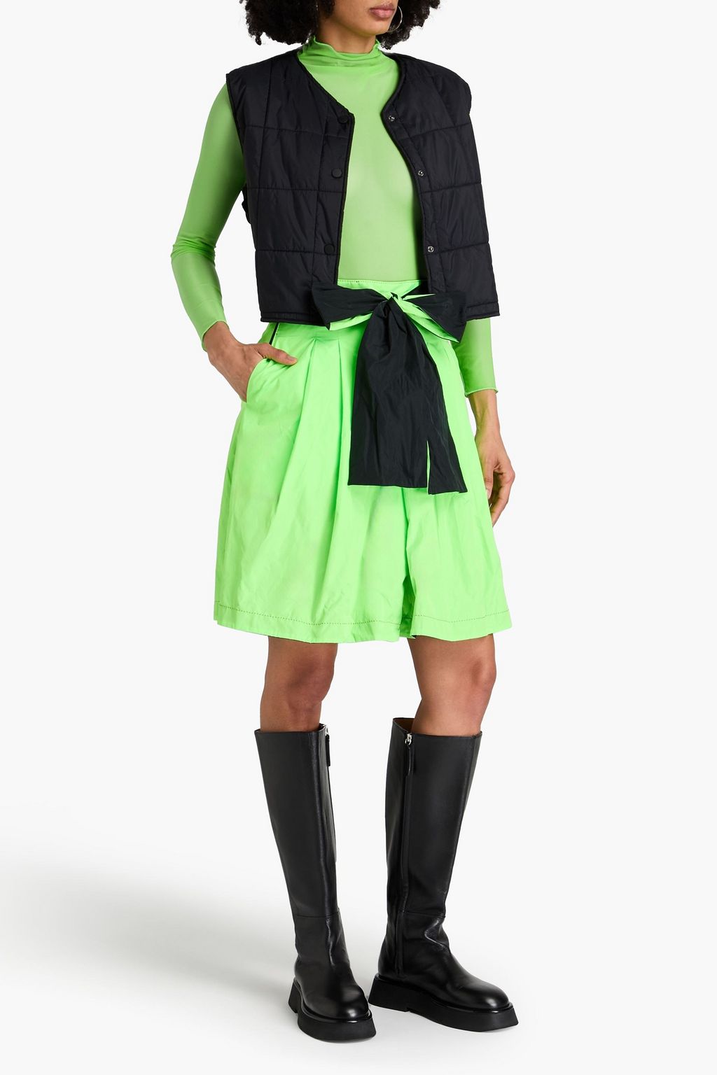 REDVALENTINO شورت من التفتا مزين بكسرات