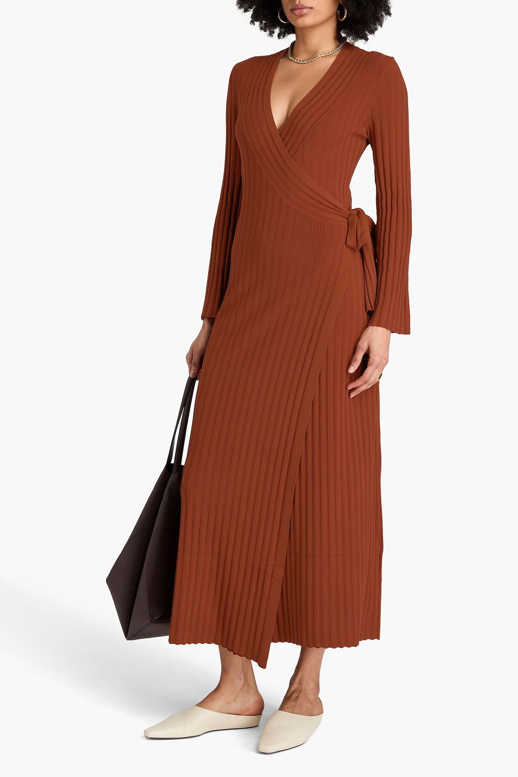 BY MALENE BIRGER فستان "جيلينا" متوسط الطول بتصميم ملفوف من مزيج قماش إيكوفيرو بتصميم مضلّع