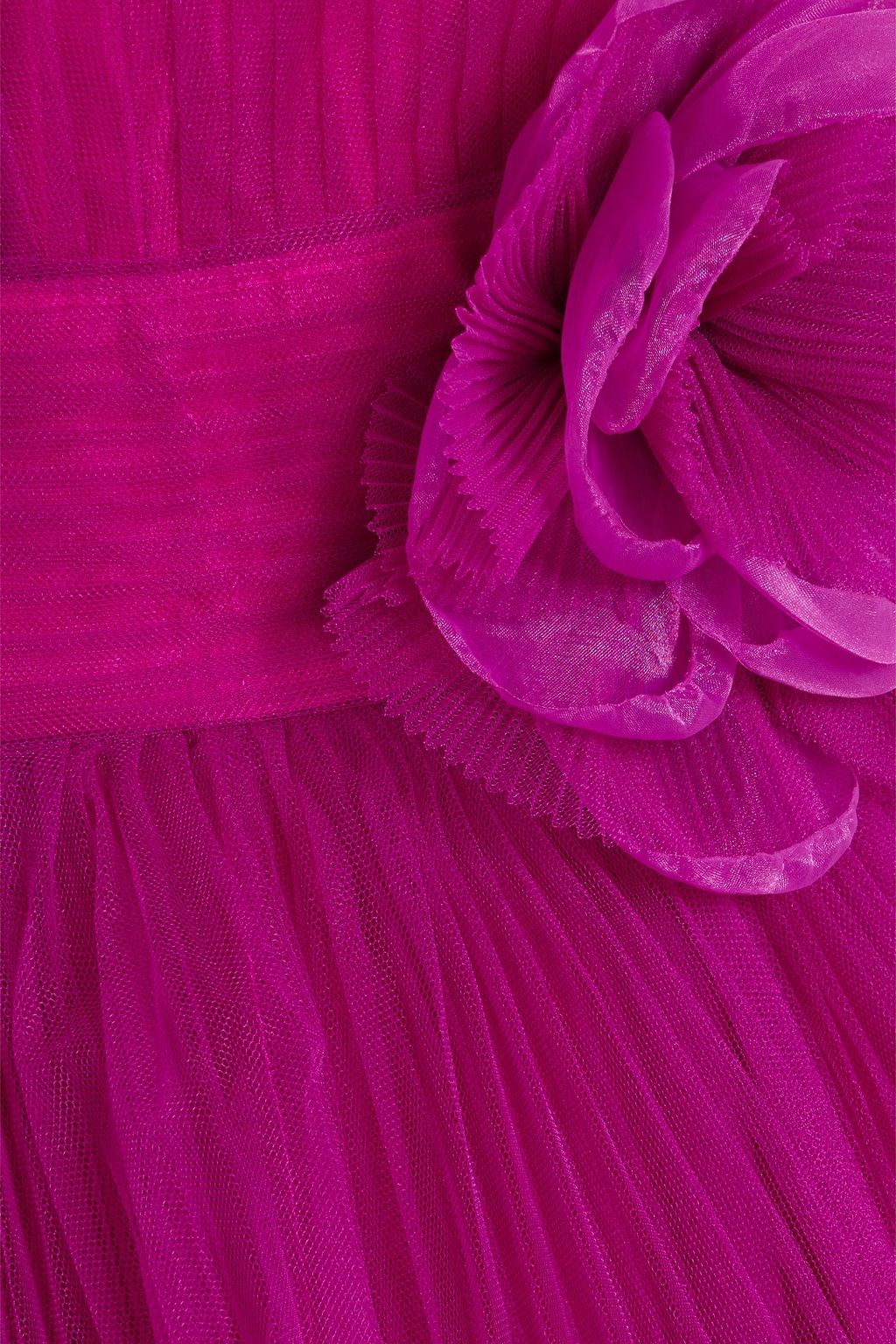 ZAC POSEN فستان سهرة من التول بطبقات متدرجة مُزيّن بزخارف الأزهار