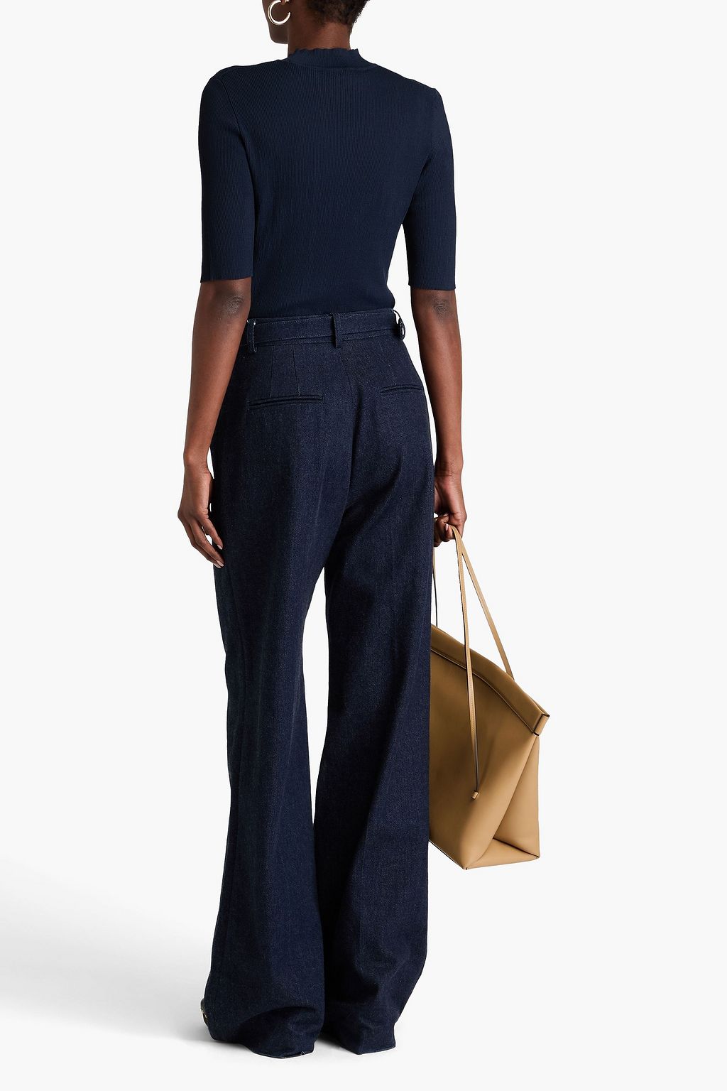 TORY BURCH بلوزة بياقة عالية بحبكة مضلّعة