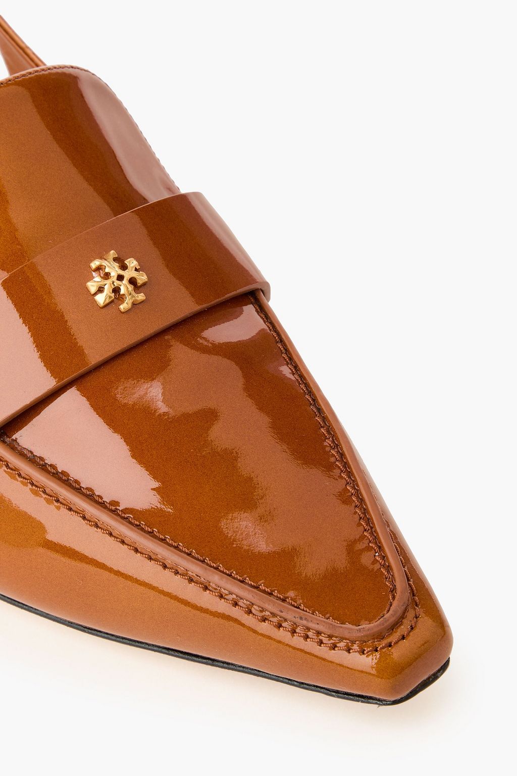 TORY BURCH حذاء بامب "باليه" من الجلد اللامع بتصميم مزركش مزود بحزام خلفي