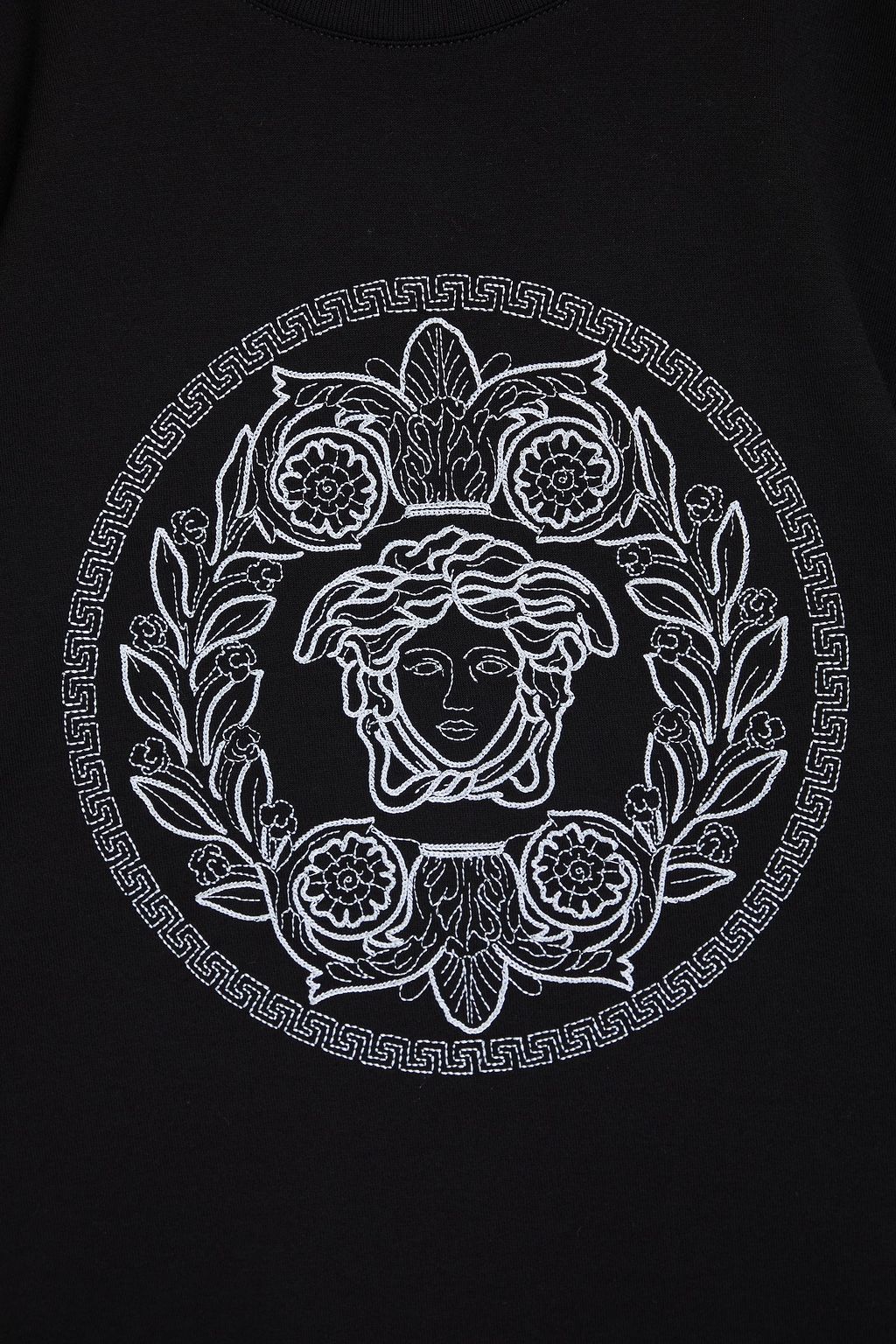 VERSACE تي شيرت من قطن جيرسي بتصميم مطرّز
