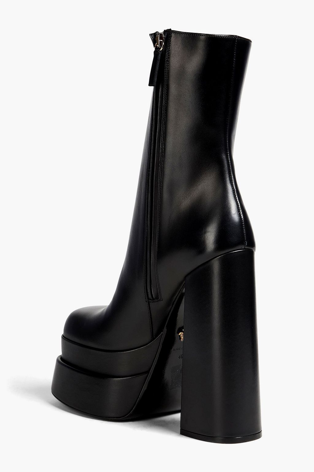 VERSACE بوت بطول الكاحل بنعل سميك من الجلد