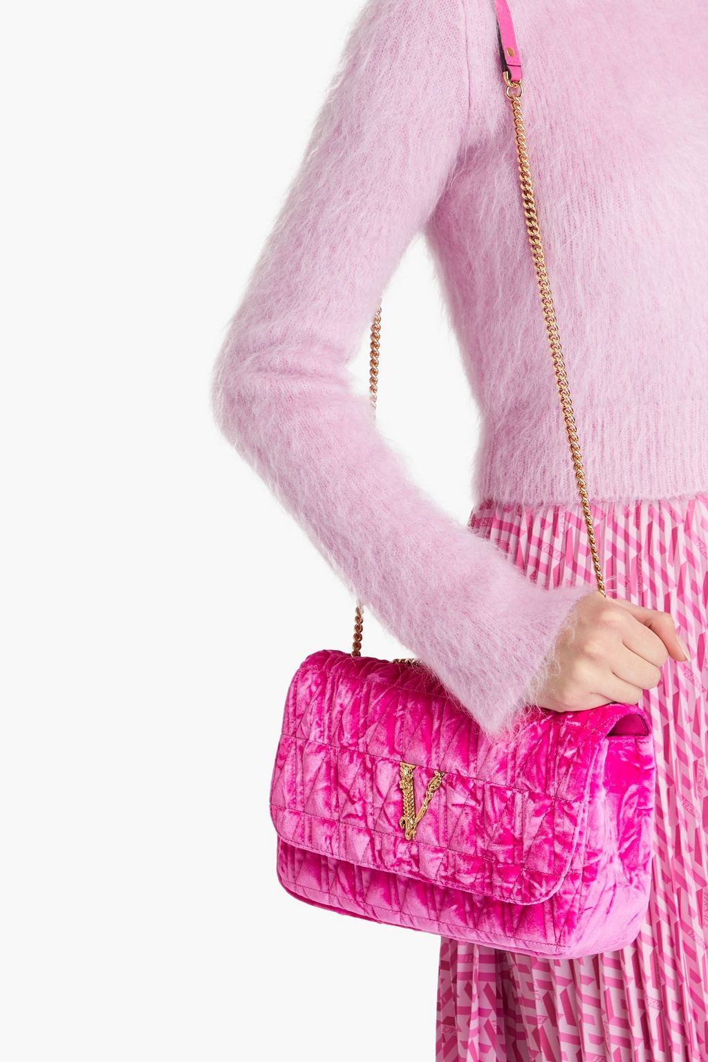 VERSACE حقيبة كتف مبطّنة من المخمل