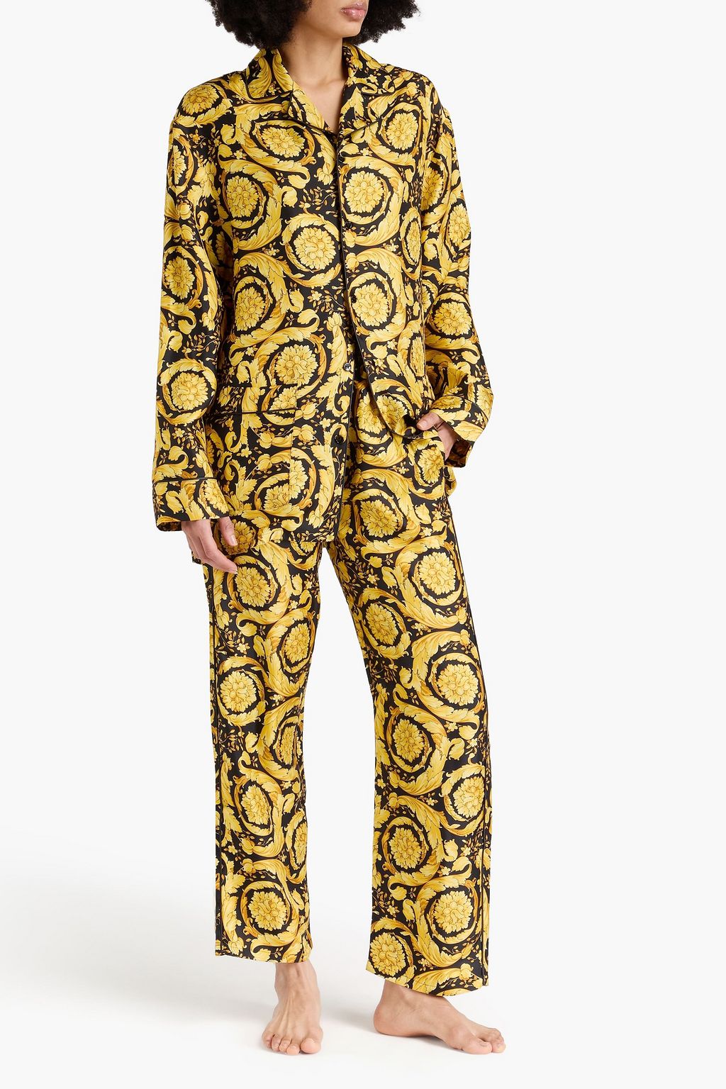 VERSACE بنطال بيجاما من حرير تويل مزين بطبعات