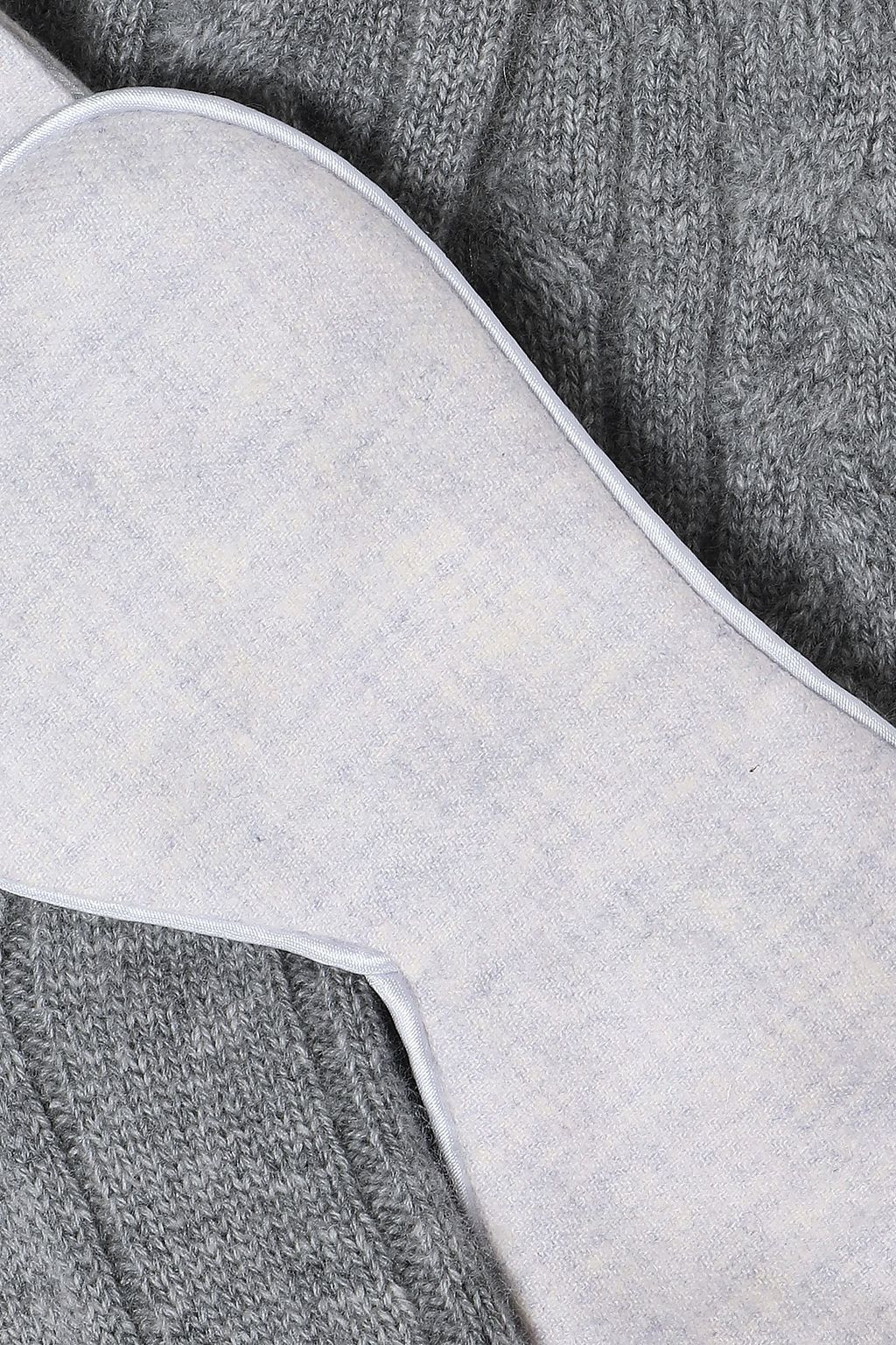 JOHNSTONS OF ELGIN Flannel and cable-knit travel set