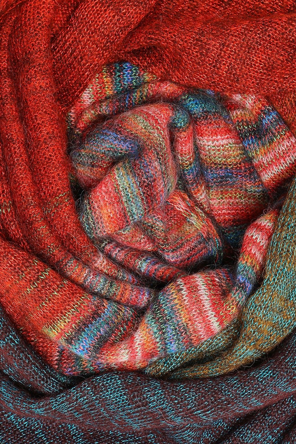 MISSONI Dégradé crochet-knit scarf