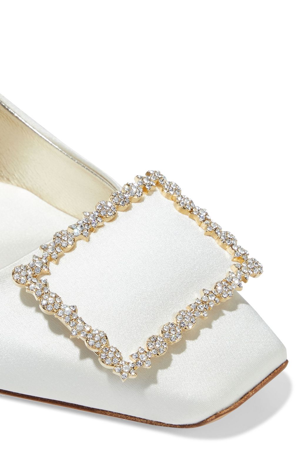 ROGER VIVIER حذاء بمب من الساتان مزيّن بإبزيم