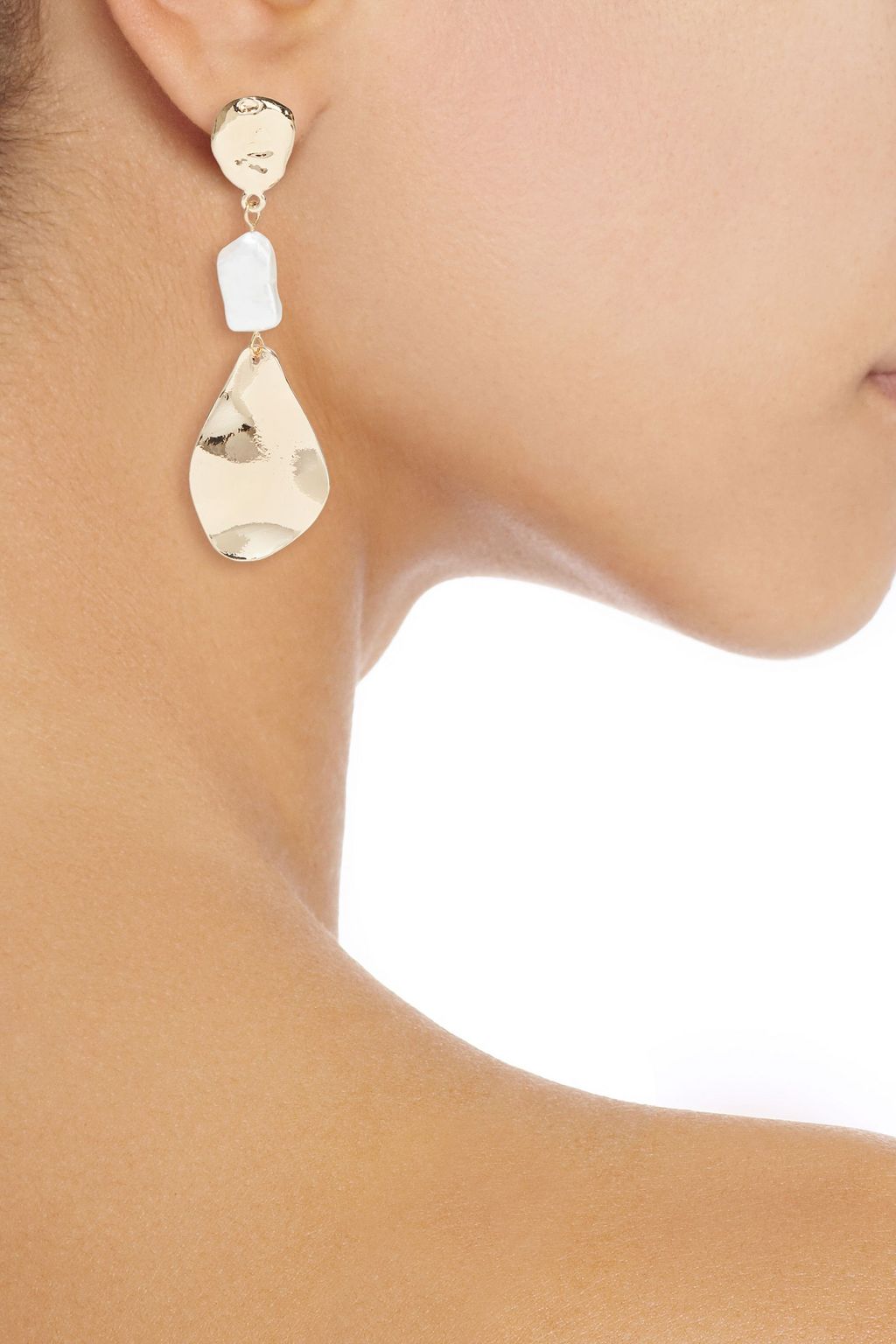KENNETH JAY LANE Hammered gold-plated faux pearl earrings