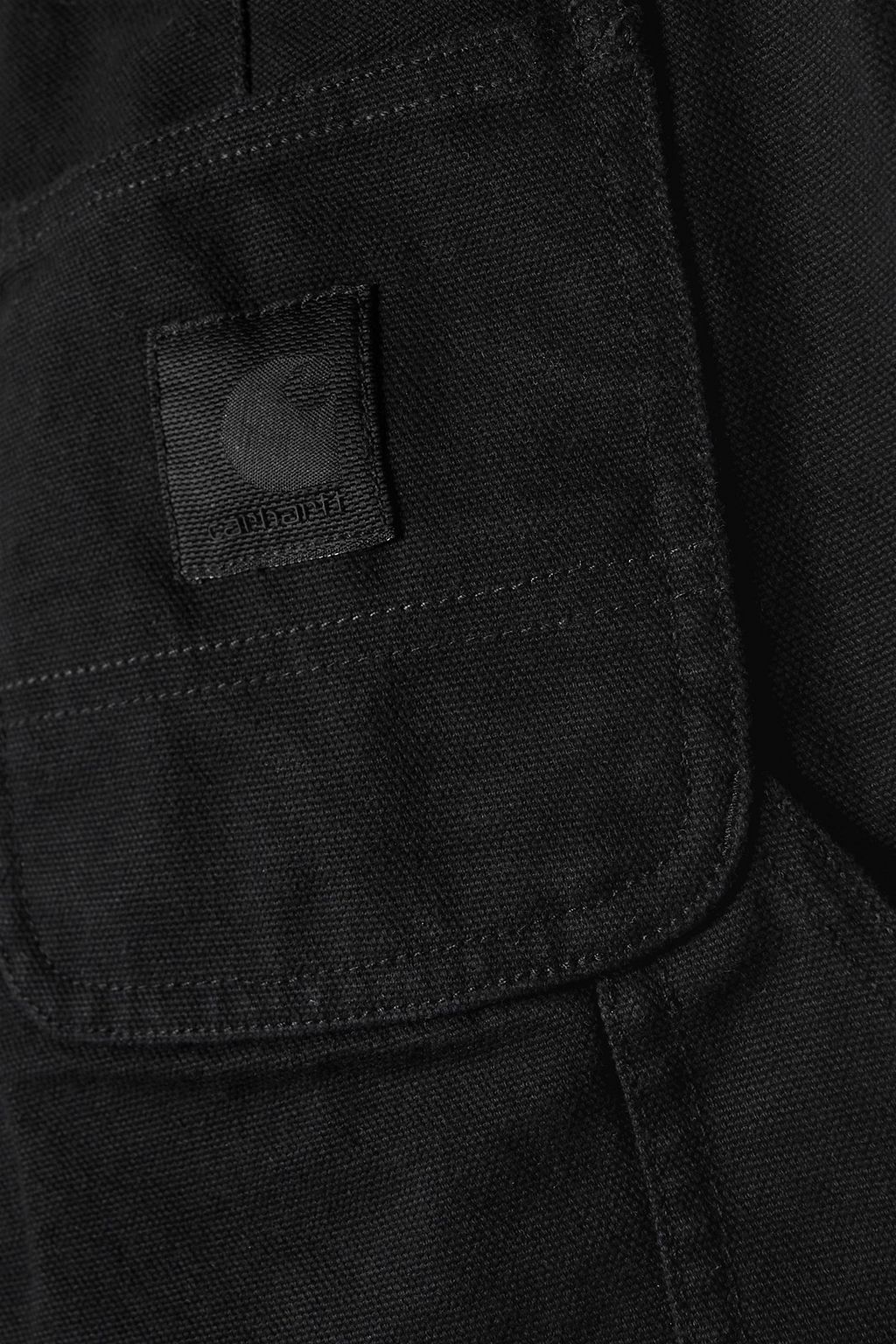 CARHARTT WIP X WARDROBE.NYC بنطال قصير من قطن الكنفا العضوي بقطع محاكة بجانب بعضها البعض وقصّة تضيق تدريجياً