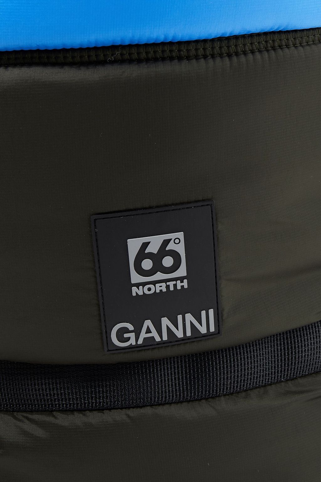 GANNI + 66North wandelbarer Rucksack aus Shell in Colour-Block-Optik