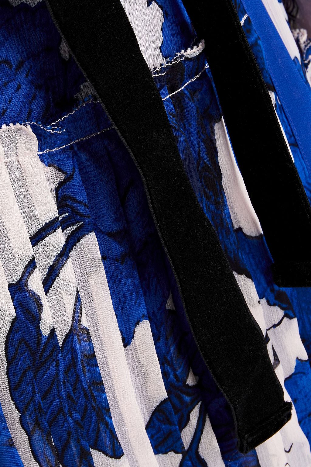 DIANE VON FURSTENBERG Ani plissiertes Wickelkleid aus Krepon mit floralem Print
