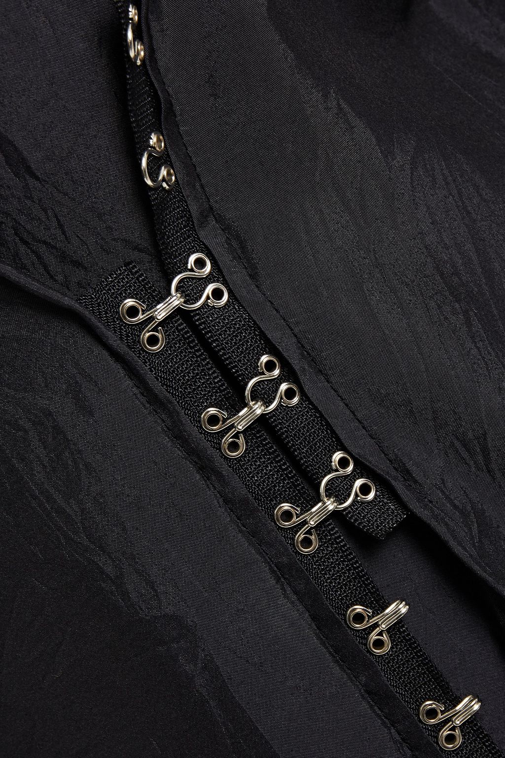 MCQ ALEXANDER MCQUEEN Hook-detailed crinkled crepe de chine top
